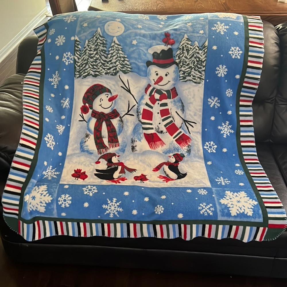 Minimalist Snowman & Pinguin  Christmas Family Fleece Blanket